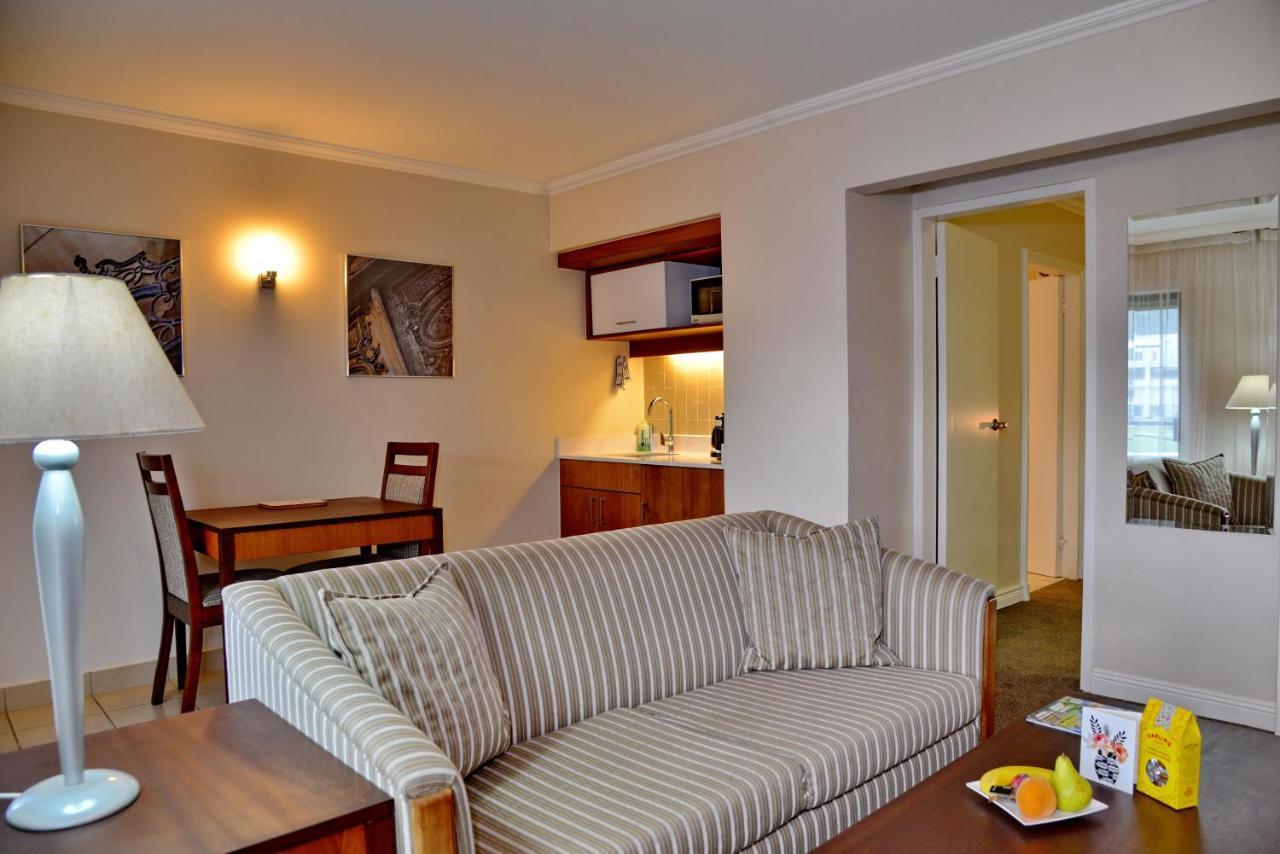 City Lodge Hotel Eastgate Йоханнесбург Экстерьер фото